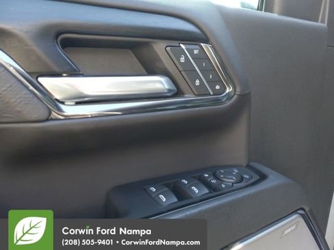 Used 2024 GMC Sierra 2500 AT4X image 11