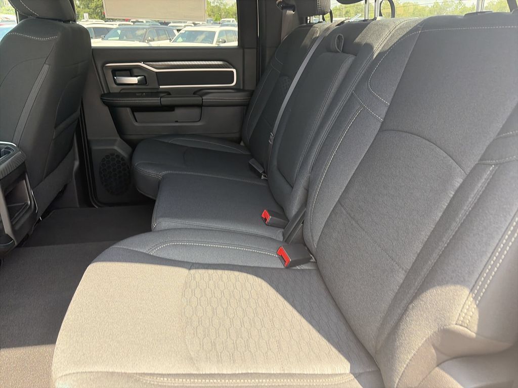 New 2027 RAM 3500 Big Horn AWD/4WD image 27