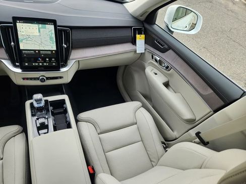 New 2026 Volvo XC90 T8 Ultra image 12