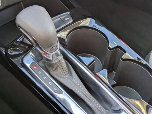 Used 2025 Chevrolet Trax LT w/ LT Convenience Package image 22