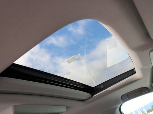 Used 2018 Honda Odyssey Elite image 23