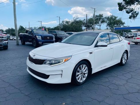 Used 2016 Kia Optima EX w/ Premium Package FWD image 5