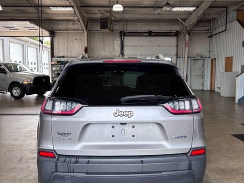 Used 2019 Jeep Cherokee Latitude w/ Popular Appearance Group AWD/4WD image 9