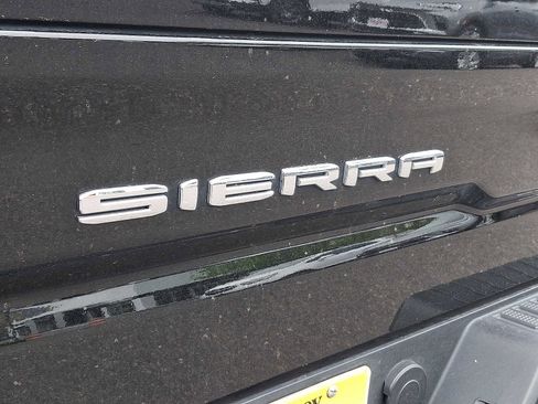 Used 2023 GMC Sierra 1500 SLT w/ SLT Premium Plus Package AWD/4WD image 32