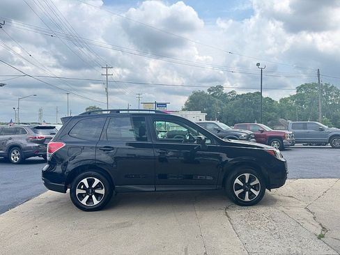 Used 2018 Subaru Forester 2.5i Premium AWD/4WD image 4