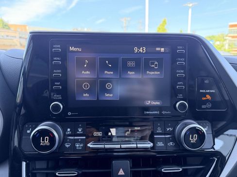 Used 2022 Toyota Highlander Bronze Edition AWD/4WD image 31