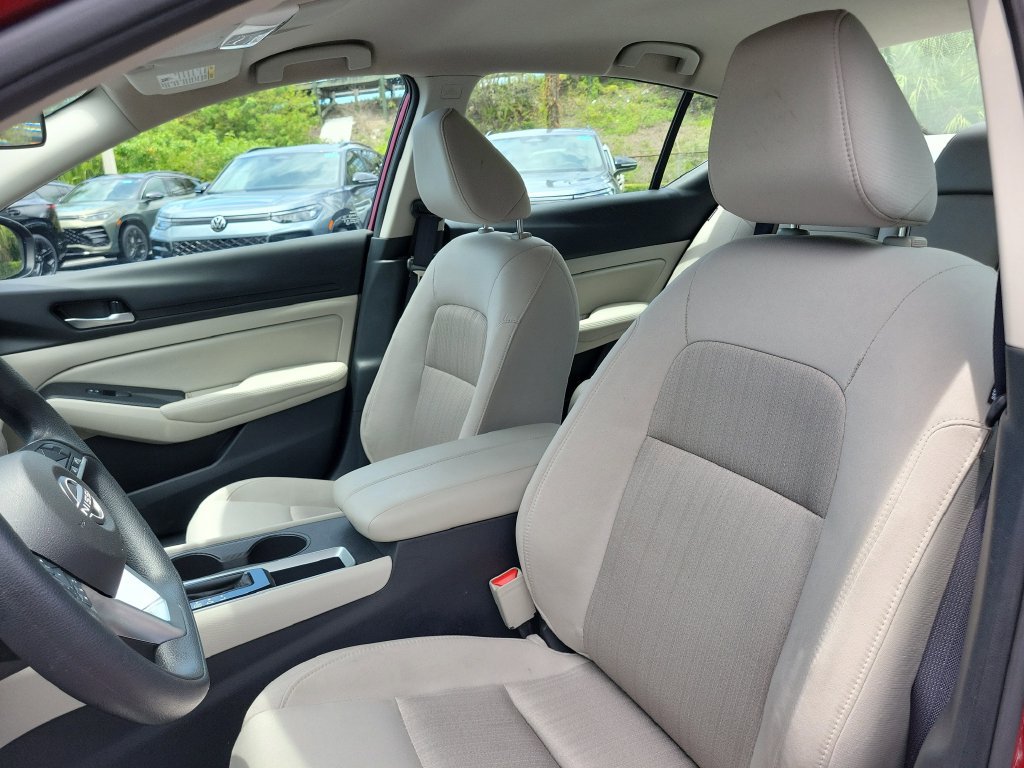 Used 2025 Nissan Altima 2.5 SV FWD image 18