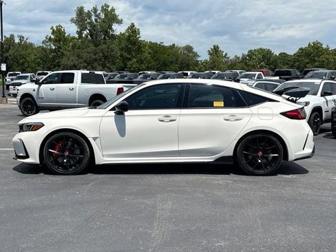 Used 2024 Honda Civic Type R image 3