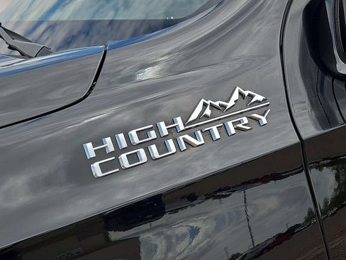 Used 2023 Chevrolet Tahoe High Country RWD image 10