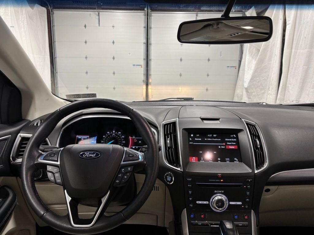 Used 2018 Ford Edge Titanium w/ Equipment Group 301A AWD/4WD image 16