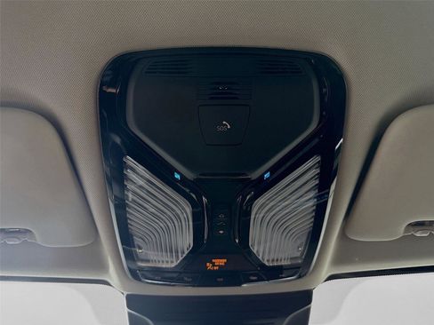 Used 2023 BMW X7 xDrive40i image 21