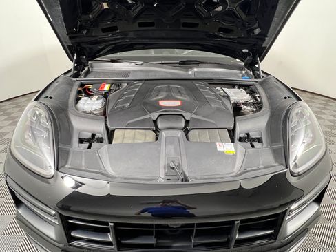Certified 2023 Porsche Cayenne Turbo GT AWD/4WD image 22