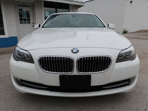 Used 2011 BMW 528i Sedan RWD image 9