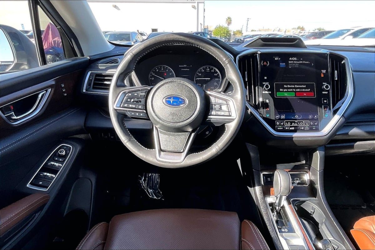 Used 2023 Subaru Ascent Touring AWD/4WD image 5