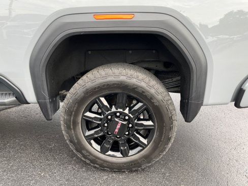 Used 2025 GMC Sierra 2500 AT4 AWD/4WD image 8