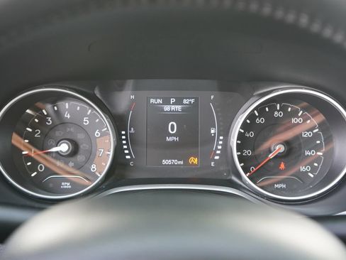 Used 2019 Jeep Compass Latitude FWD image 17