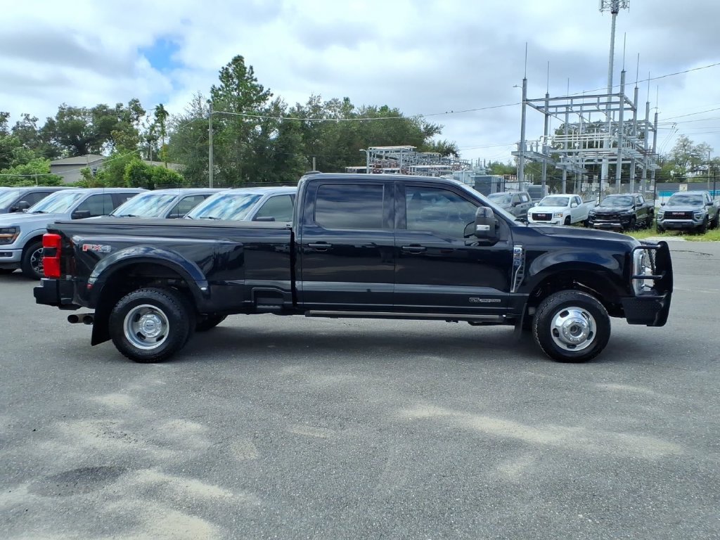 Used 2023 Ford F350 Lariat w/ FX4 Off-Road Package AWD/4WD image 8