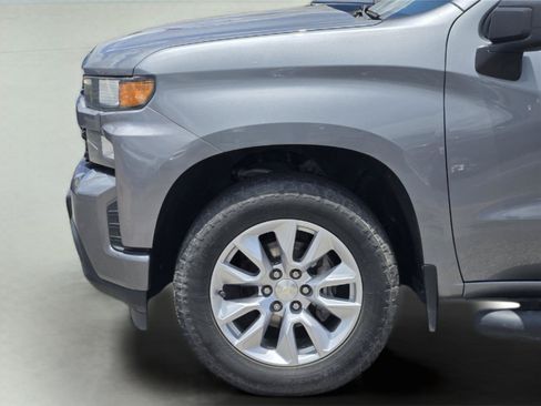 Used 2019 Chevrolet Silverado 1500 Custom w/ Custom Value Package RWD image 9