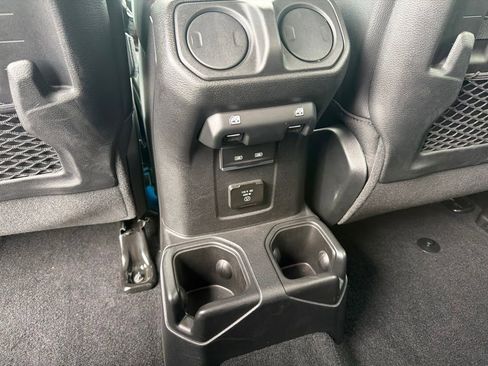 Used 2023 Jeep Gladiator Rubicon w/ LED Lighting Group AWD/4WD image 16