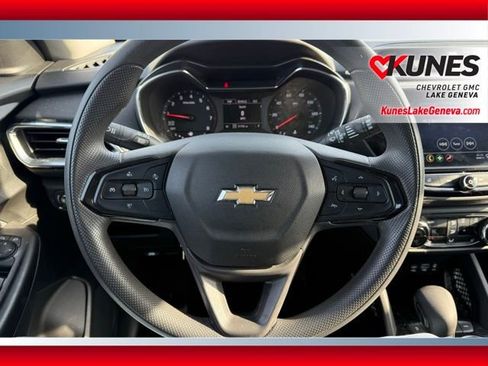 Used 2021 Chevrolet TrailBlazer LT w/ Convenience Package image 19
