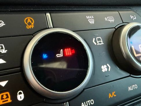 Certified 2023 Land Rover Defender 110 S AWD/4WD image 33