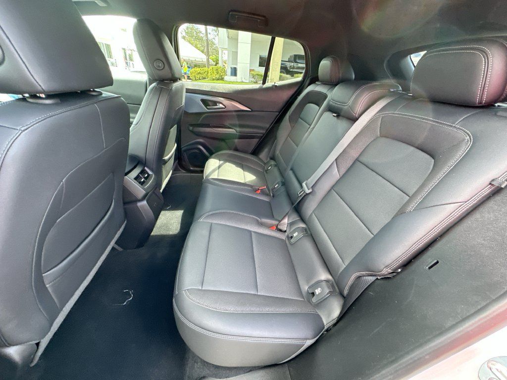 Certified 2024 Chevrolet Equinox EV LT FWD image 21