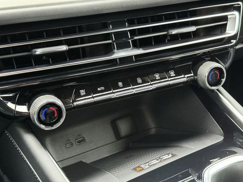 New 2026 Chevrolet Traverse LT image 28