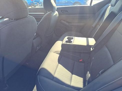 Used 2023 Nissan Altima 2.5 SV w/ SV Premium Package AWD/4WD image 15
