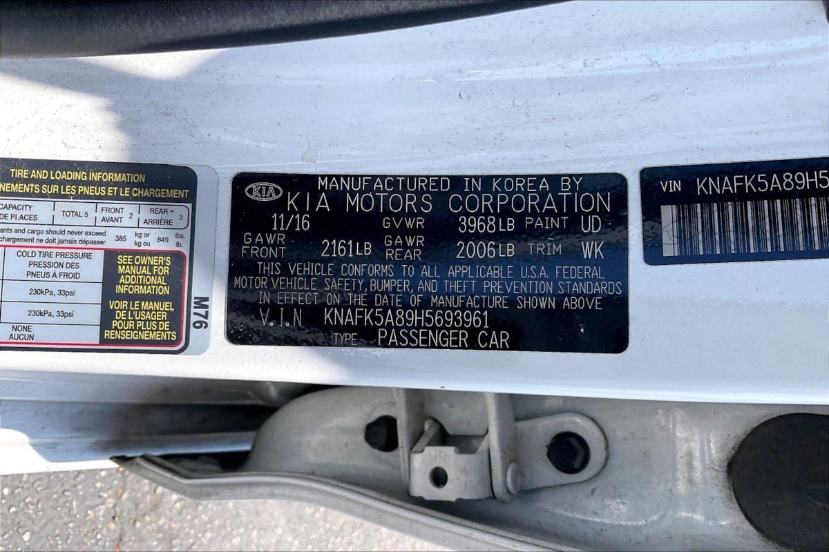 Used 2017 Kia Forte LX FWD image 33