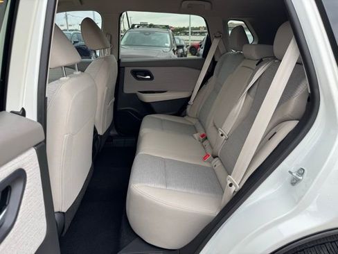 Used 2023 Nissan Rogue SV image 13