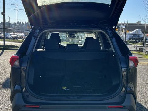 Certified 2022 Toyota RAV4 LE image 26