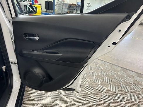Used 2022 Nissan Kicks SV FWD image 13