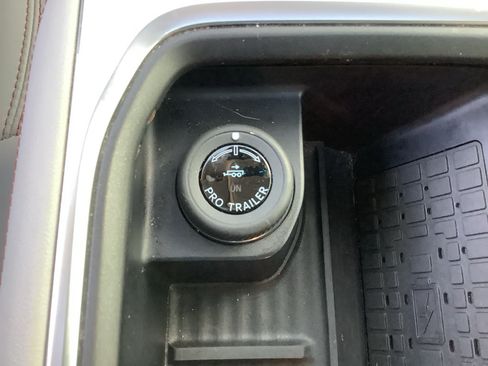 Used 2025 Ford Expedition Active AWD/4WD image 20