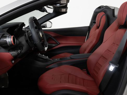 Used 2022 Ferrari 812 GTS image 29