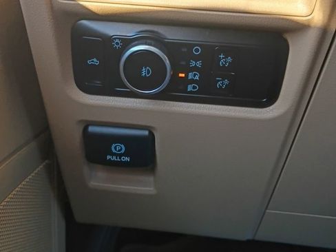 Used 2023 Ford F150 XLT image 15