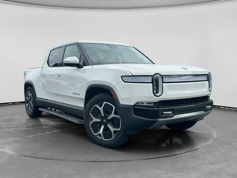 Used 2023 Rivian R1T Adventure AWD/4WD image 3