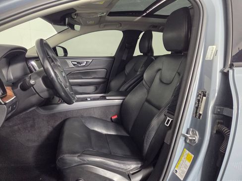 Used 2022 Volvo S60 B5 Momentum AWD/4WD image 9