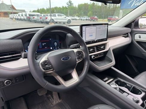 Used 2025 Ford Explorer Active w/ Active Comfort Package AWD/4WD image 10