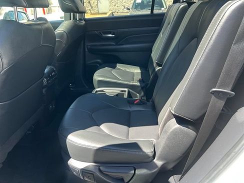 Certified 2025 Toyota Grand Highlander AWD image 28