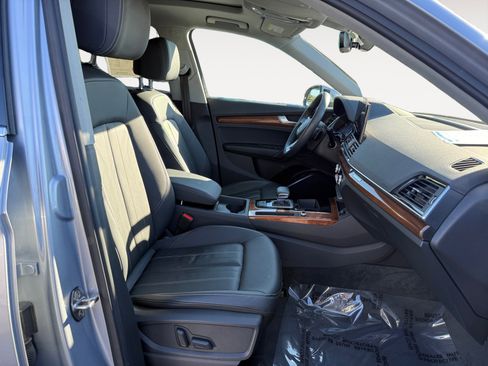 Used 2023 Audi Q5 2.0T Premium w/ Convenience Package image 19