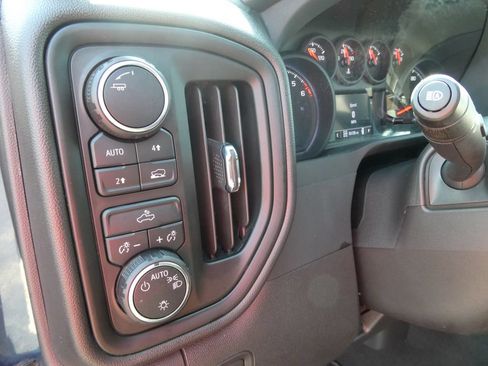 Certified 2024 Chevrolet Silverado 1500 Custom AWD/4WD image 27