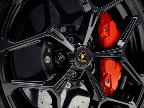 Used 2024 Lamborghini Revuelto AWD/4WD image 24