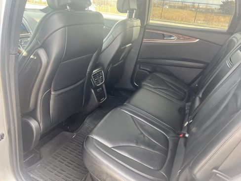 Used 2017 Lincoln MKX Reserve w/ Lincoln MKX Climate Package image 27