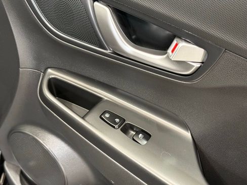 Used 2023 Hyundai Kona SE image 22