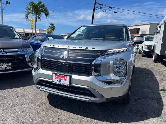 Used 2025 Mitsubishi Outlander SE AWD/4WD image 1