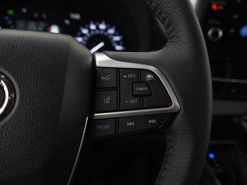 Used 2025 Toyota Sienna XLE w/ XLE Plus Package image 28