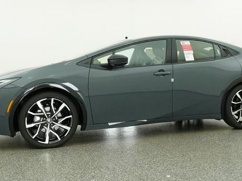 New 2026 Toyota Prius Plug-In Hybrid FWD image 18