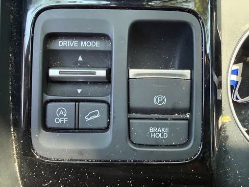 Used 2025 Honda Pilot EX-L image 29