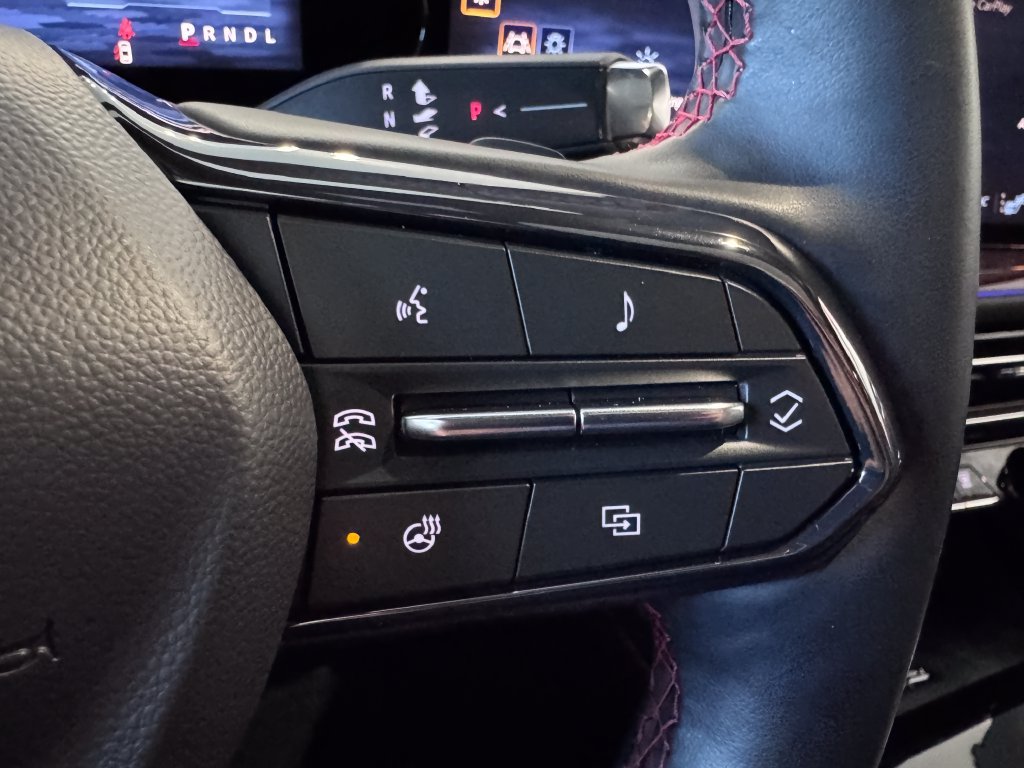 Certified 2025 Chevrolet Traverse RS AWD/4WD image 18