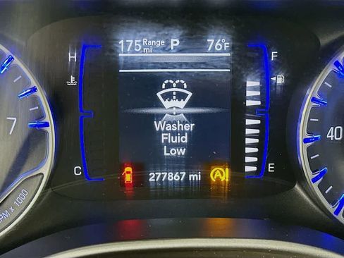 Used 2021 Chrysler Voyager Lxi FWD image 20
